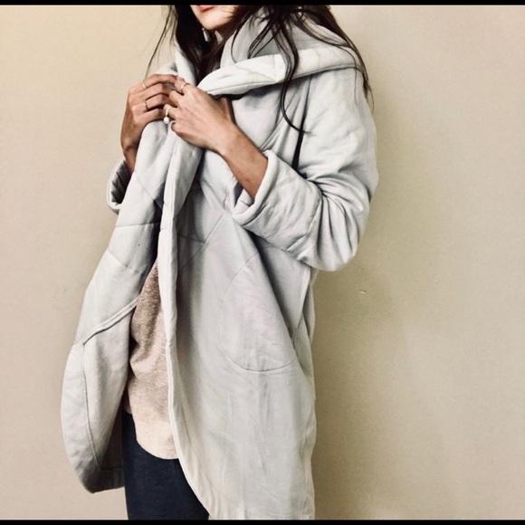 Like new Young Fabulous & Broke S/M - Picture 3 of 6